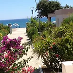 Hotel Amaryllis Front