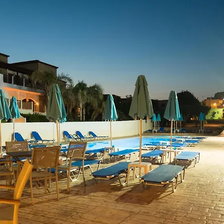 Amaryllis Front Hotel 3*