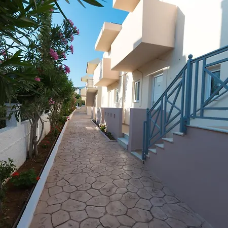 Amaryllis Front Hotel 3*