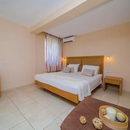 Amaryllis Front Hotel