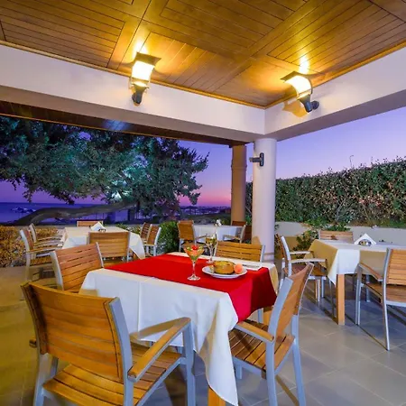 Hotel Amaryllis Front