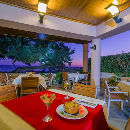 Amaryllis Front Hotel 3*