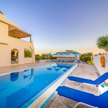 Amaryllis Front 3* Lardos