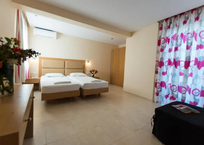 Hotel Amaryllis Front