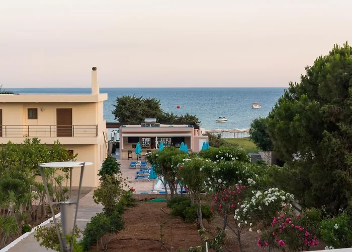 호텔 Amaryllis Front 3*