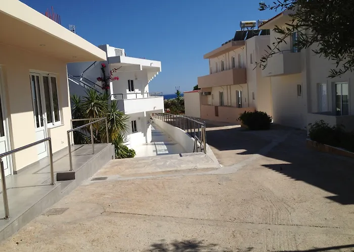 Amaryllis Front Hotel 3*