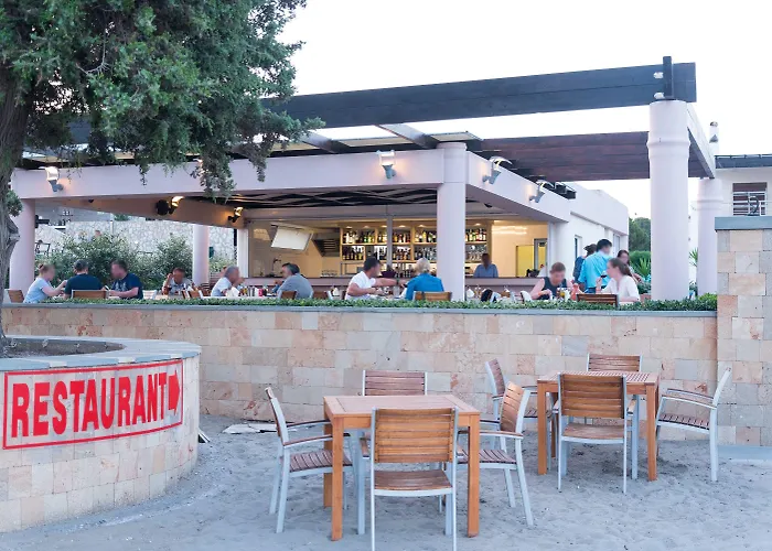 Amaryllis Front Hotel 3*