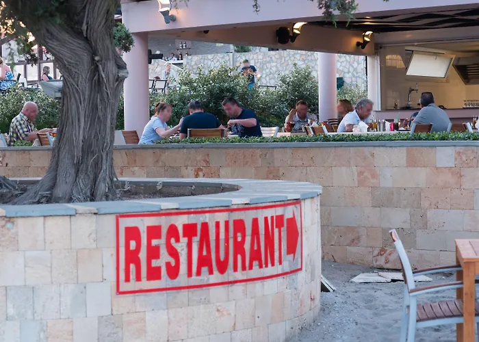 Amaryllis Front Hotel 3*