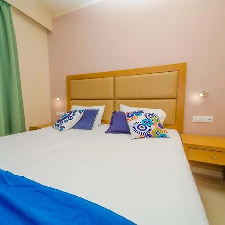 Amaryllis Front Lardos