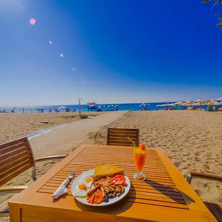 Amaryllis Front Hotel