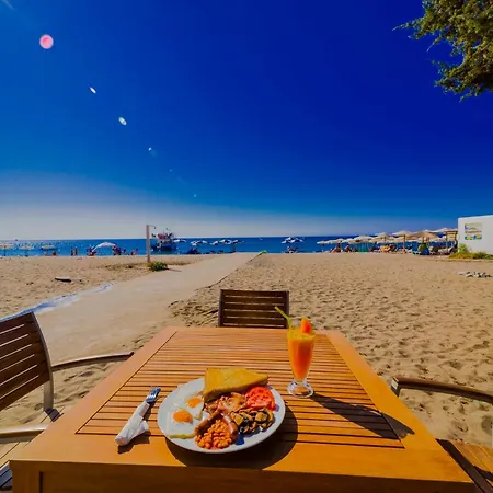 Amaryllis Front 3* Lardos