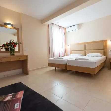 Amaryllis Front Hotel 3*