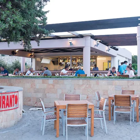 Amaryllis Front Hotel 3*